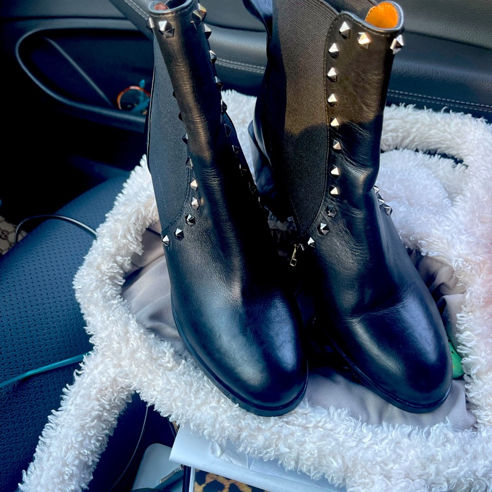 New Black booties w nailheads